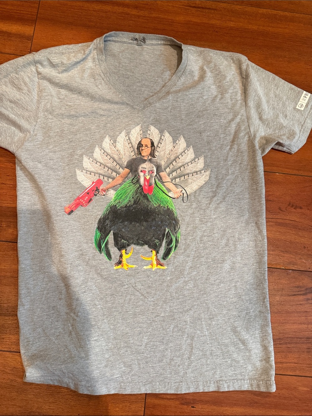 Gray Graphic Pets Bird T-Shirt with Colorful Bird Print